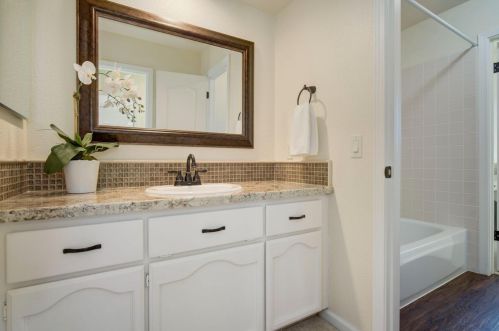 111 Burrill Dr, Folsom CA  95630-2270 exterior