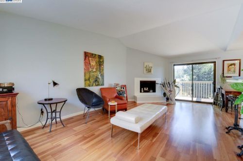 86 Anair Way, Oakland, CA 94605-4874