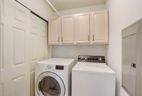 8993 Woodbridge Dr, Greendale WI  53129-1084 exterior