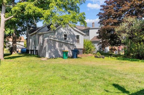 33 Bell St, Fond Du Lac, WI 54935-3938
