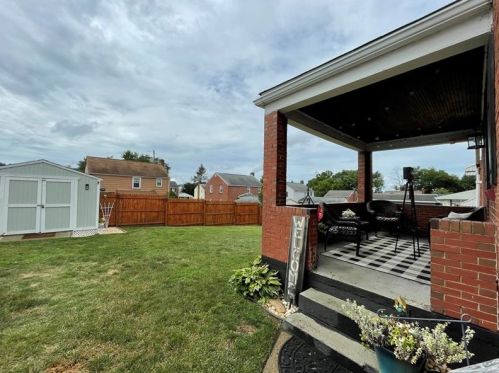 20 Lenzman Ct, Ambridge, PA 15003-1448