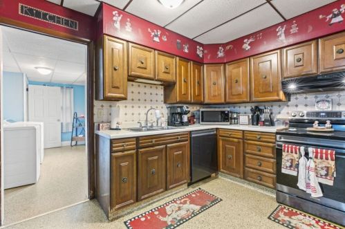 637 Cleveland Ave, Marion OH  43302-5009 exterior