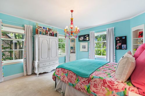 4749 Cramer St, Milwaukee WI 53211-1228 exterior