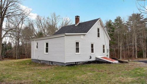 829 Bailey Hill Rd, Killingly CT  06241-1836 exterior