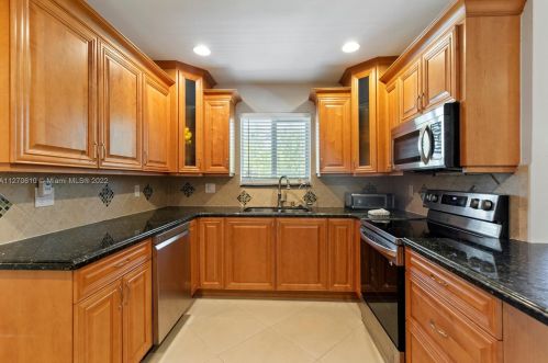 1124 13 Ter, Hollywood FL 33019-3115 exterior