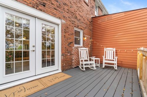 2871 Fernwald Rd, Pittsburgh PA  15217-3148 exterior