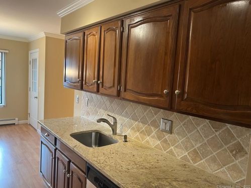 8 Canterbury Rd, Bridgeport, CT 06606-2650