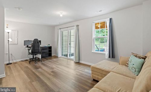 182 Nathan Dr, Riverton NJ  08077 exterior