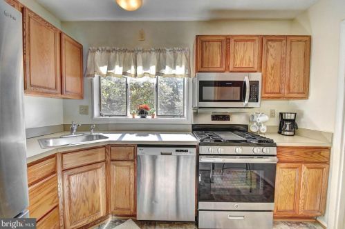5400 Kempsville St, Springfield VA  22151-3110 exterior