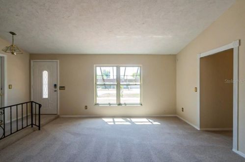 2049 El Campo Ave, Deltona FL  32725-3204 exterior