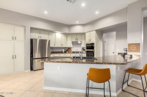 14644 4 Ave, Phoenix AZ 85041-5741 exterior