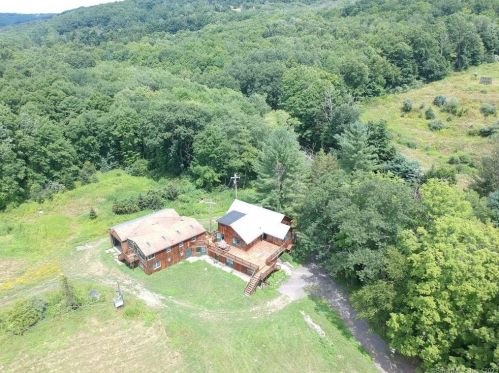 785 Washington Rd, Woodbury, CT 06798-1502