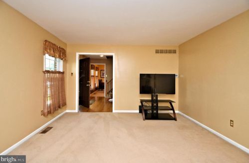 122 Claremont Dr, Lansdale PA 19446-6361 exterior