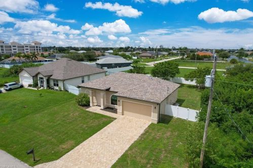 1316 17th Pl, Cape Coral, FL 33991-2367