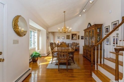 337 17th St, Deer Park, NY 11729-6311