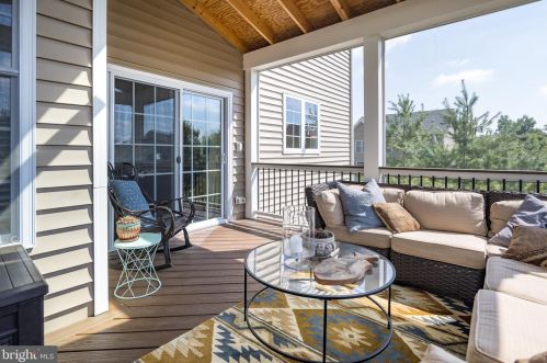 15909 Paynes Farm Dr, Haymarket VA  20169-8123 exterior