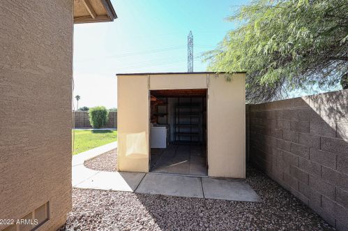 4231 Whispering Wind Dr, Glendale AZ  85310-5178 exterior