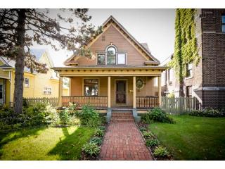 2018 Fillmore St, Minneapolis, MN 55418-4610