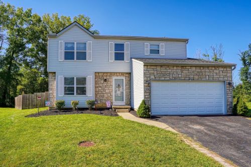 324 Straw Ct, Pataskala, OH 43062-7357