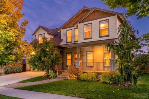20675 Sierra Dr, Bend OR  97701-8746 exterior