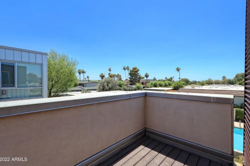 5576 12 St, Phoenix AZ 85086-4804 exterior