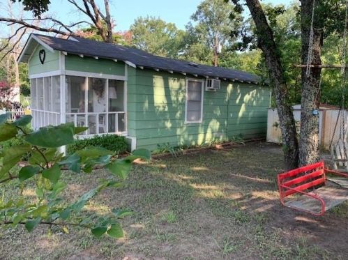 1926 Private Road 3344, Greenville, TX 75402-9110