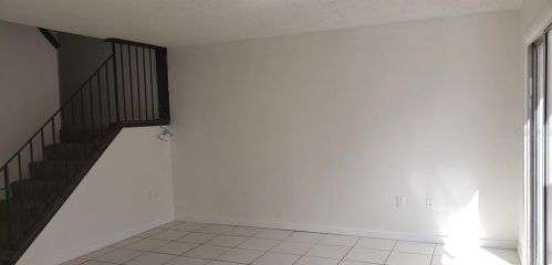 1840 Townhall Ln, Orlando, FL 32807-4220