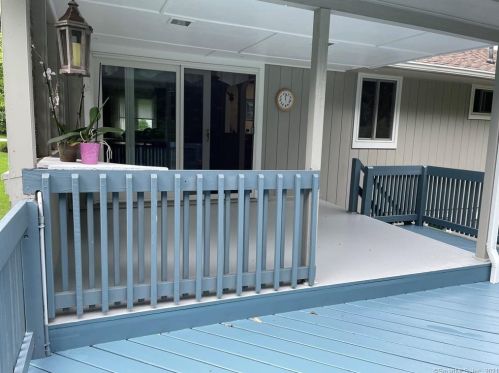 131 Pollys Ln, Uncasville CT  06382-1436 exterior