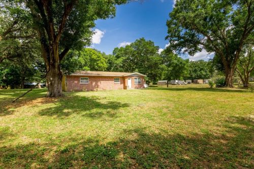 11174 Galaxy Ln, Thonotosassa, FL 33592-3331