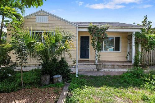 726 Tallapoosa St, West Palm Beach, FL 33405-1446