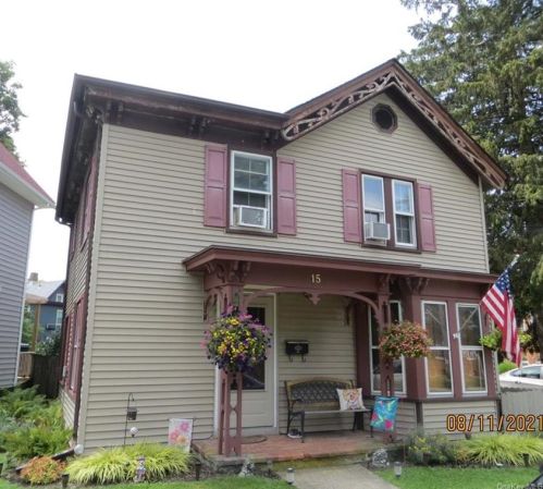 15 Idlewild Ave, Cornwall Hud, NY 12520-1109