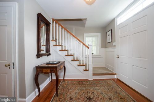 32 Aldwyn Ln, Ithan, PA 19085-1421