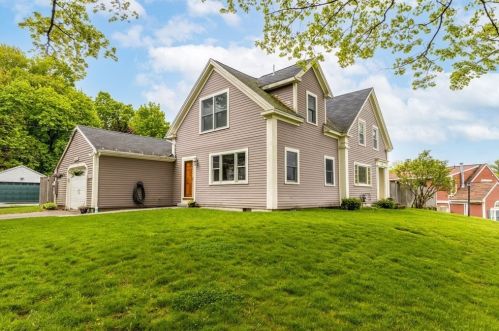 58 Gardner St, Groveland, MA 01834-1211