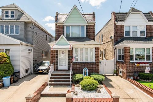 94-10 Pitkin Ave, Jamaica, NY 11417-1129