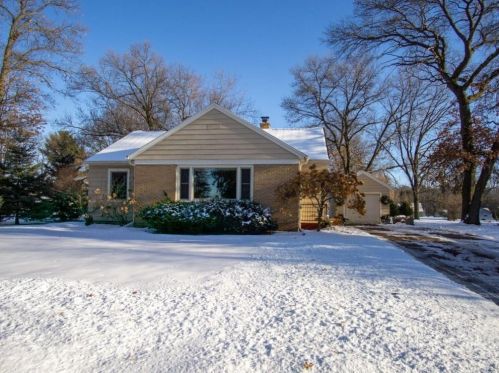 3245 Midway St, Eau Claire, WI 54703-1166