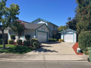811 Grandview Cir, Turlock CA  95382-2657 exterior