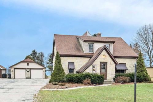 1916 Lake St, Rio Creek, WI 54201-2001