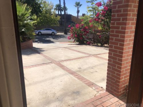 7986 Topaz Lake Ave, San Diego, CA 92119-3347
