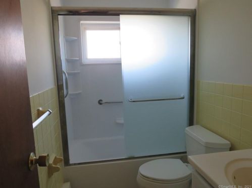 10 Tuttle St, Stamford CT  06902-4624 exterior