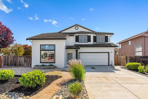 1590 Mimosa St, Hollister, CA 95023-8053