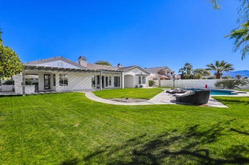 5 Curie Ct, Rancho Mirage CA  92270-2713 exterior