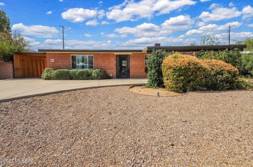 6950 Calle Centuri, Tucson, AZ 85710-5425