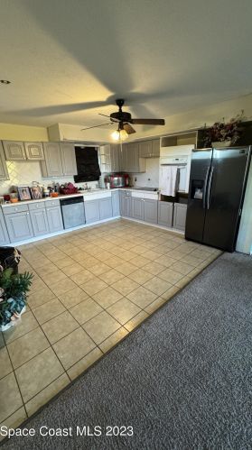 1081 Abingdon Ave, Fort Pierce FL  34953-2804 exterior