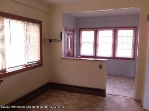 15 Birch St, Lakewood, NJ 08701-4702