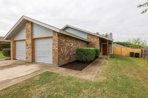 2743 Countryside Ln, Fort Worth, TX 76133-5713