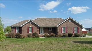 21 Jonathan Dr, Fayetteville, TN 37334-4815