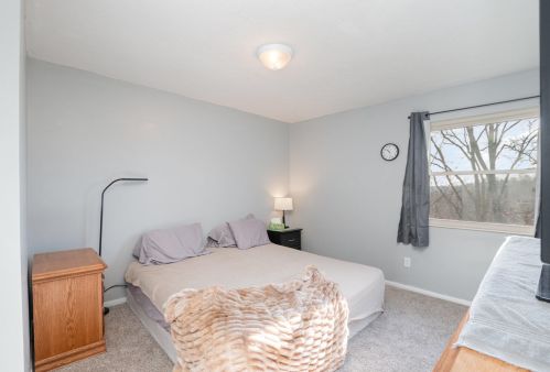 911 Fawnhill Dr, Covington KY  41017-9693 exterior