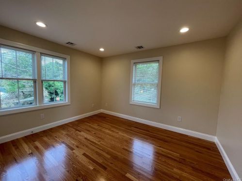 3 Stratford Rd, New Rochelle NY  10804-2519 exterior