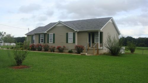 889 Six Mile Board Rd, Belvidere, TN 37306-2408