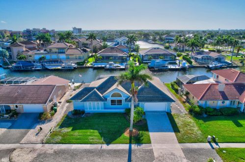 625 Dorando Ct, Marco Island FL  34145-1911 exterior